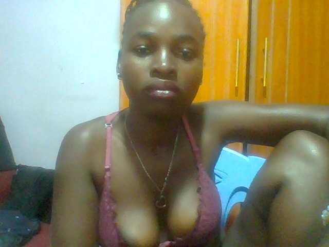 Sexie-ass live cam on BongaCams