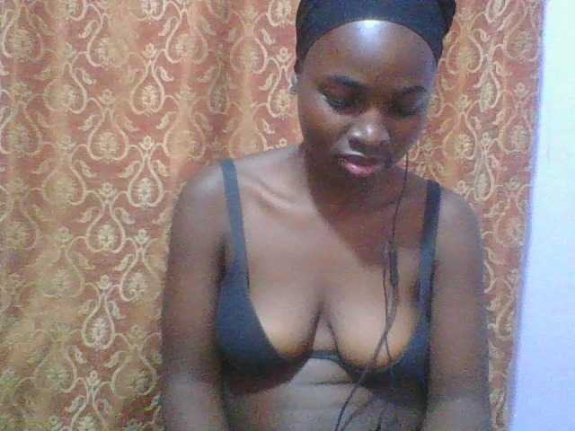 Sexie-ass live cam on BongaCams