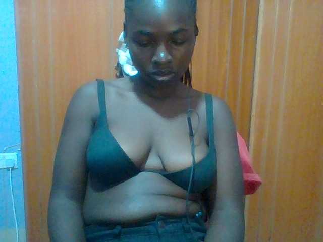 Sexie-ass live cam on BongaCams