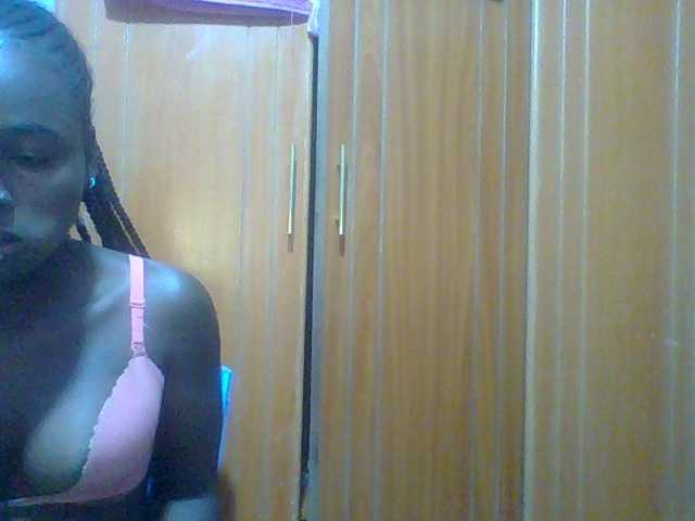 Sexie-ass live cam on BongaCams