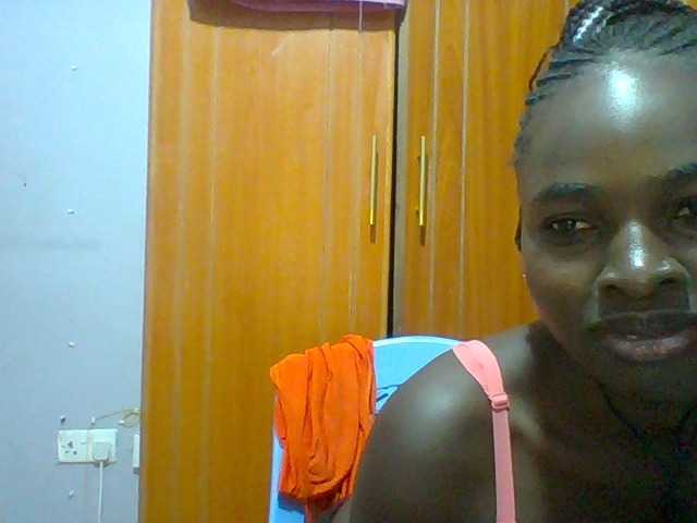 Sexie-ass live cam on BongaCams