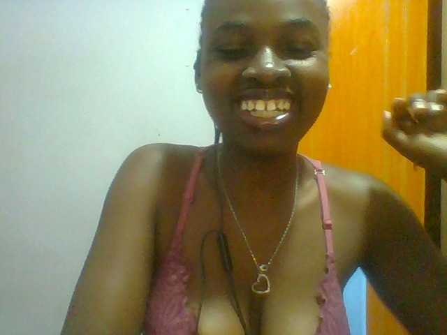 Sexie-ass live cam on BongaCams