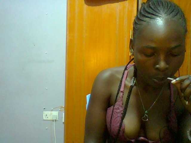 Sexie-ass live cam on BongaCams
