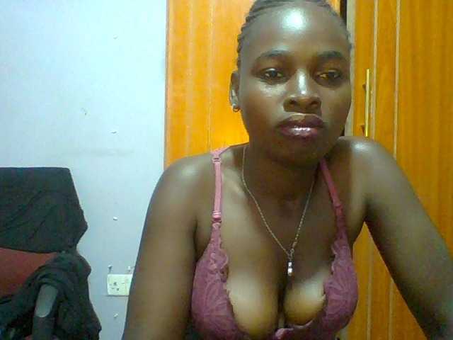 Sexie-ass live cam on BongaCams