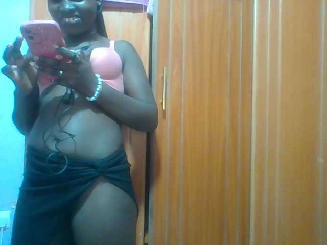 Sexie-ass live cam on BongaCams