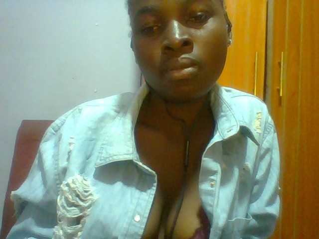 Sexie-ass live cam on BongaCams