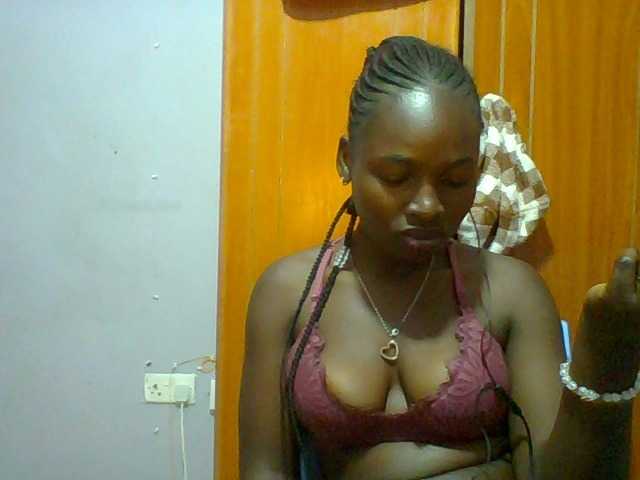 Sexie-ass live cam on BongaCams
