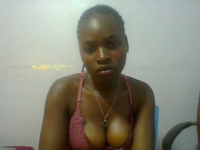 Sexie-ass live cam on BongaCams