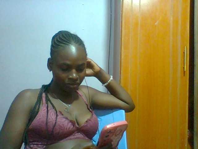 Sexie-ass live cam on BongaCams