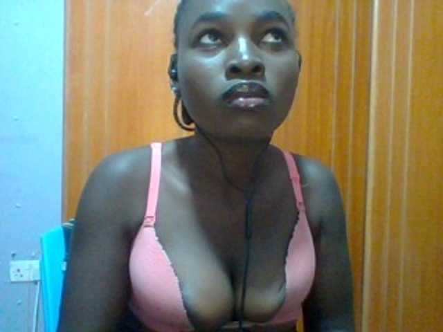 Sexie-ass live cam on BongaCams
