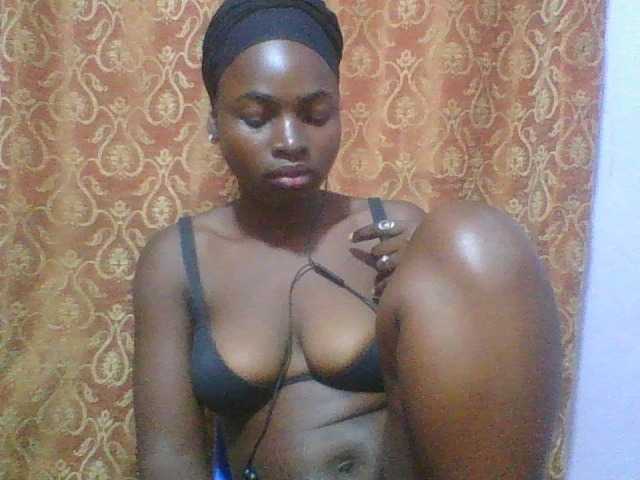 Sexie-ass live cam on BongaCams