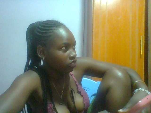 Sexie-ass live cam on BongaCams