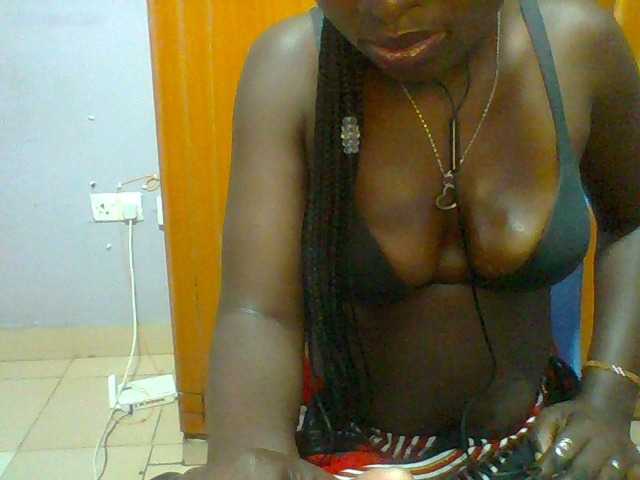 Sexie-ass live cam on BongaCams