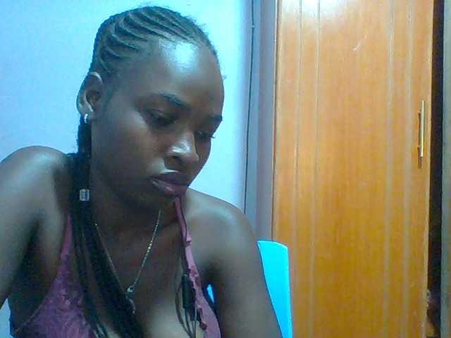 Sexie-ass live cam on BongaCams