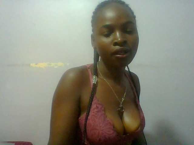 Sexie-ass live cam on BongaCams