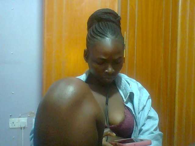 Sexie-ass live cam on BongaCams
