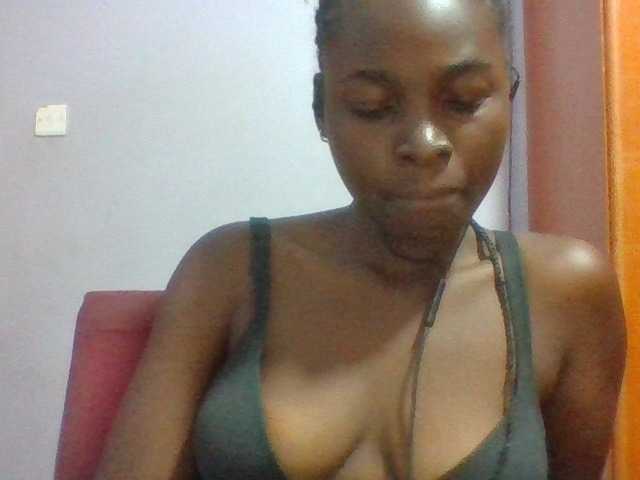 Sexie-ass live cam on BongaCams