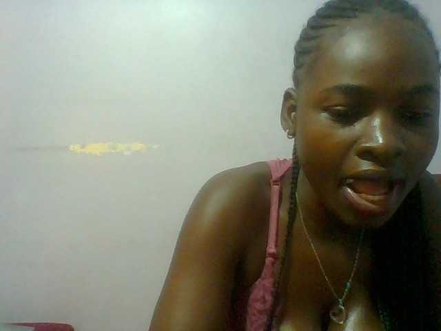 Sexie-ass live cam on BongaCams