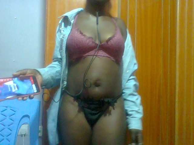Sexie-ass live cam on BongaCams