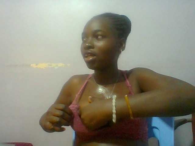 Sexie-ass live cam on BongaCams