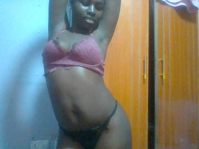 Sexie-ass live cam on BongaCams