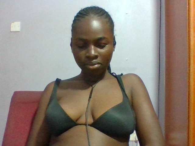 Sexie-ass live cam on BongaCams