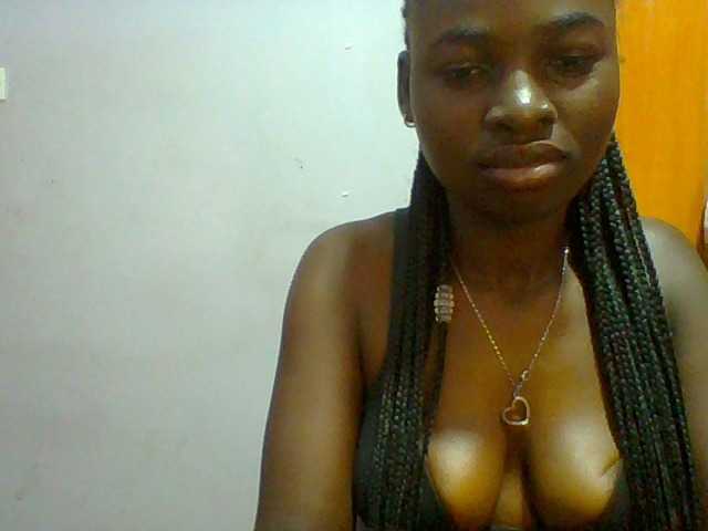 Sexie-ass live cam on BongaCams