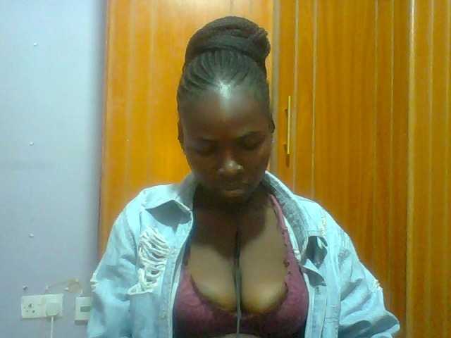 Sexie-ass live cam on BongaCams