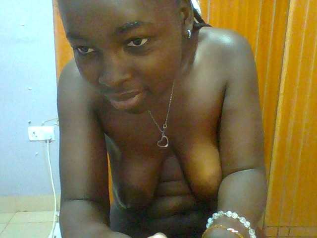 Sexie-ass live cam on BongaCams