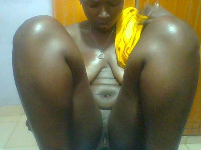 Sexie-ass live cam on BongaCams