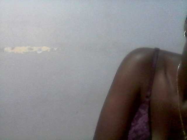 Sexie-ass live cam on BongaCams