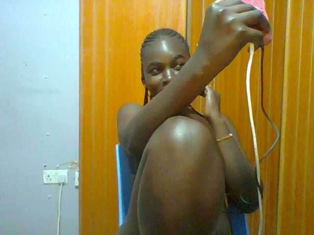 Sexie-ass live cam on BongaCams