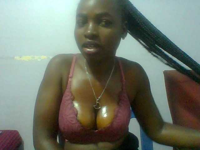 Sexie-ass live cam on BongaCams