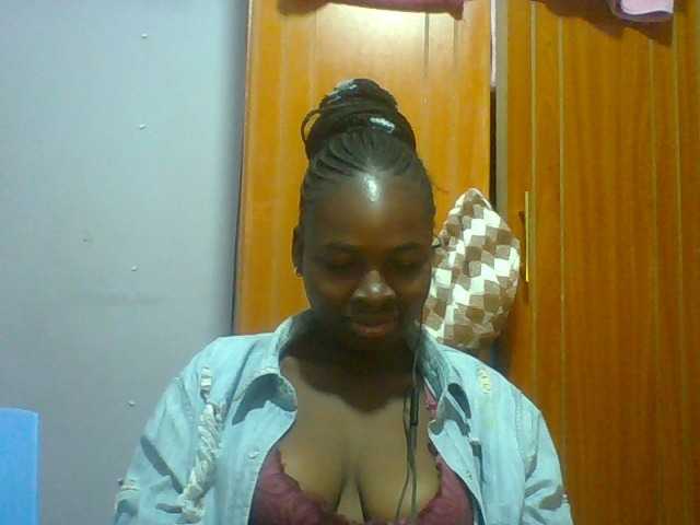 Sexie-ass live cam on BongaCams