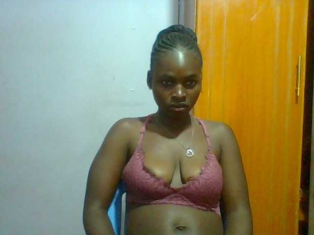 Sexie-ass live cam on BongaCams