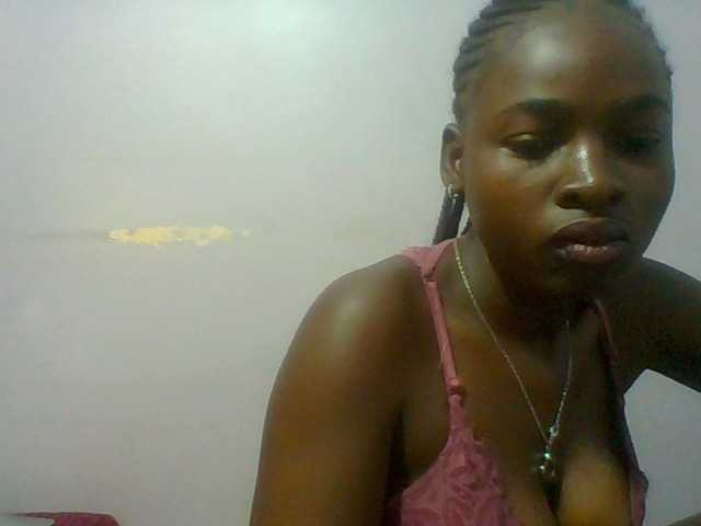 Sexie-ass live cam on BongaCams