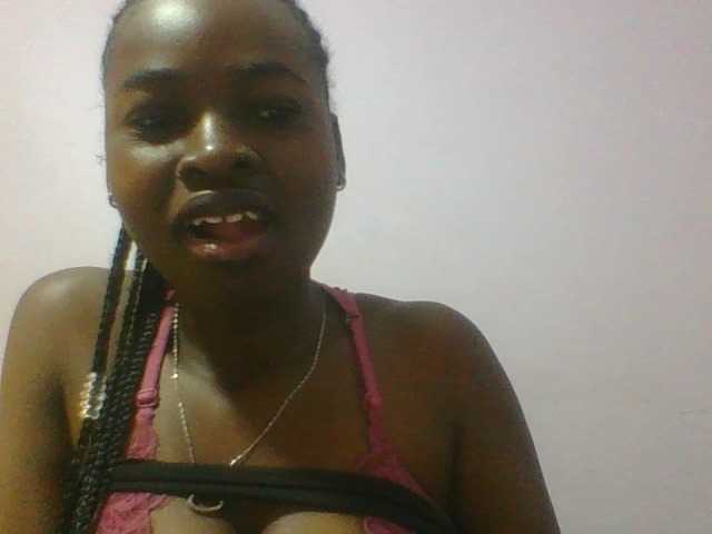 Sexie-ass live cam on BongaCams