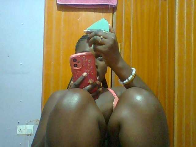 Sexie-ass live cam on BongaCams