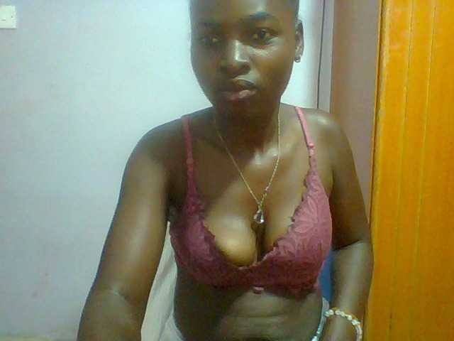 Sexie-ass live cam on BongaCams