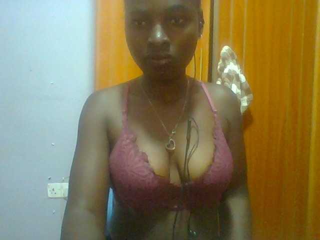 Sexie-ass live cam on BongaCams