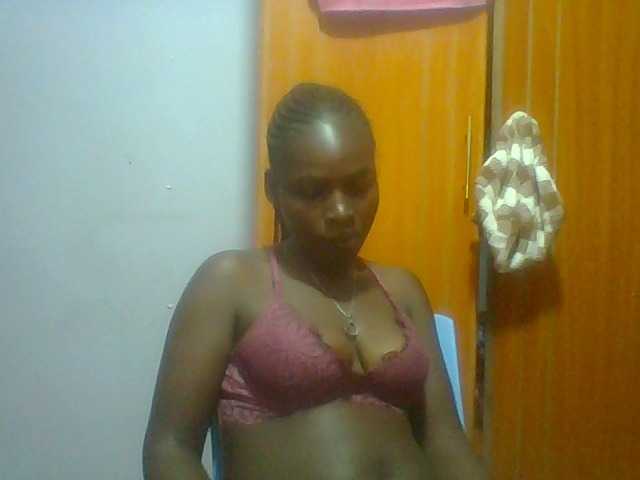 Sexie-ass live cam on BongaCams
