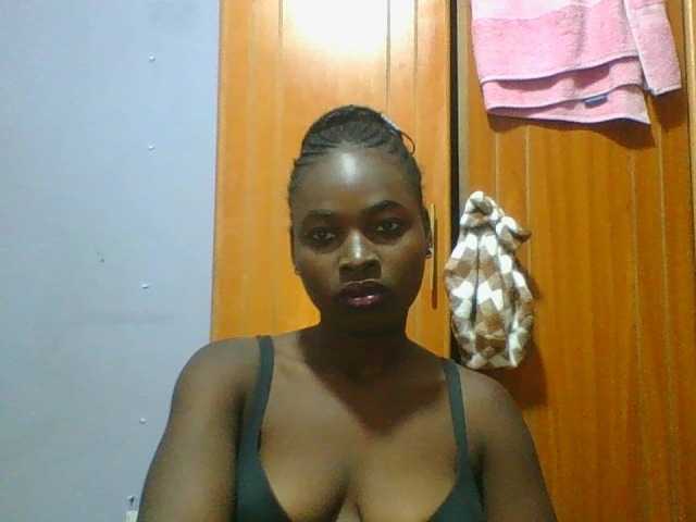 Sexie-ass live cam on BongaCams