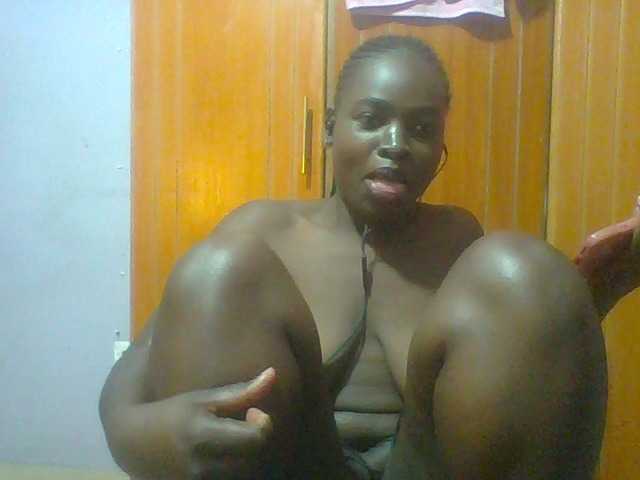 Sexie-ass live cam on BongaCams