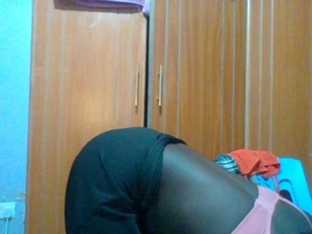 Sexie-ass live cam on BongaCams