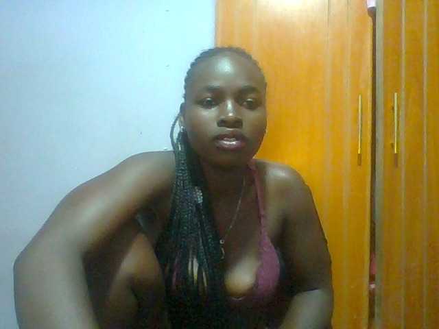 Sexie-ass live cam on BongaCams