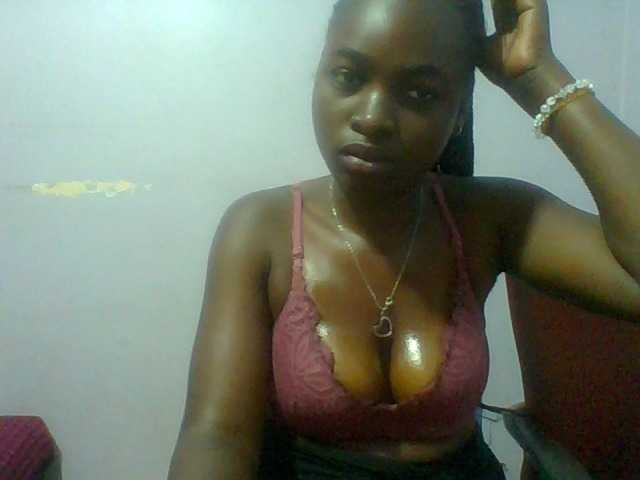 Sexie-ass live cam on BongaCams