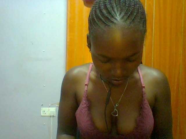 Sexie-ass live cam on BongaCams