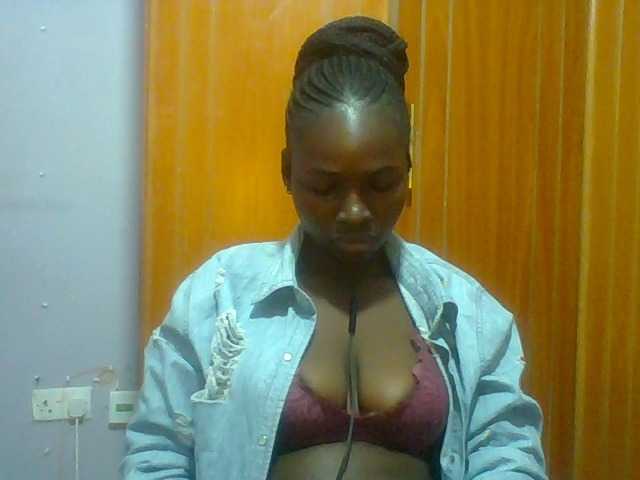 Sexie-ass live cam on BongaCams