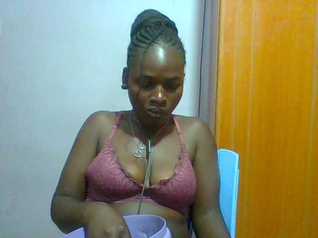 Sexie-ass live cam on BongaCams
