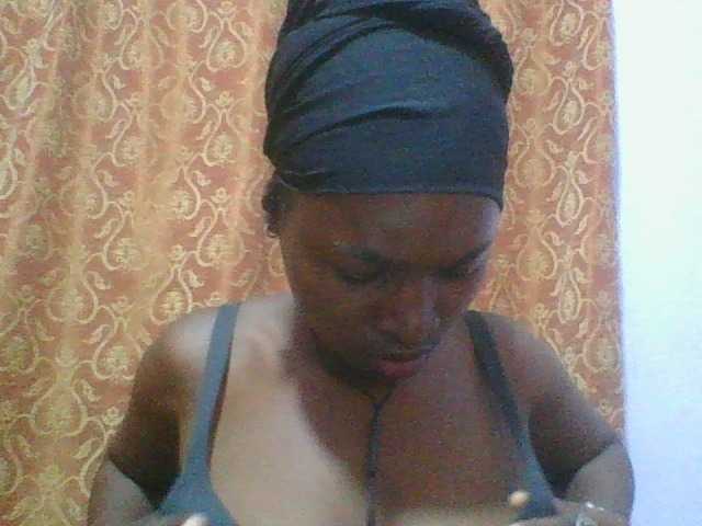 Sexie-ass live cam on BongaCams